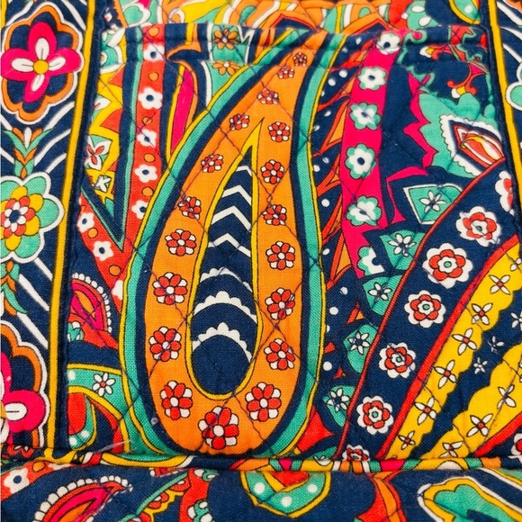 Vera Bradley Multicolor Paisley Tote H 11 * W 14.5 Mint Condition - Picture 2 of 9
